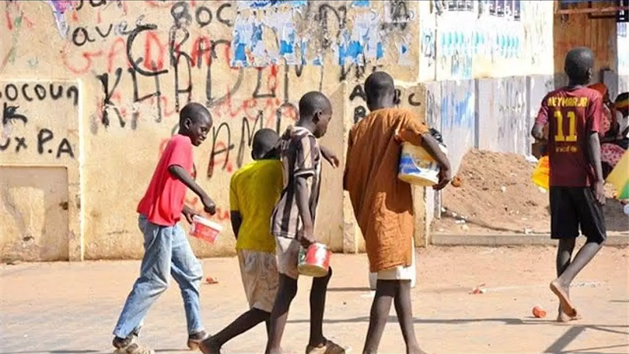 À QUI LA FAUTE S’INTÉRESSE AUX MENDIANTS