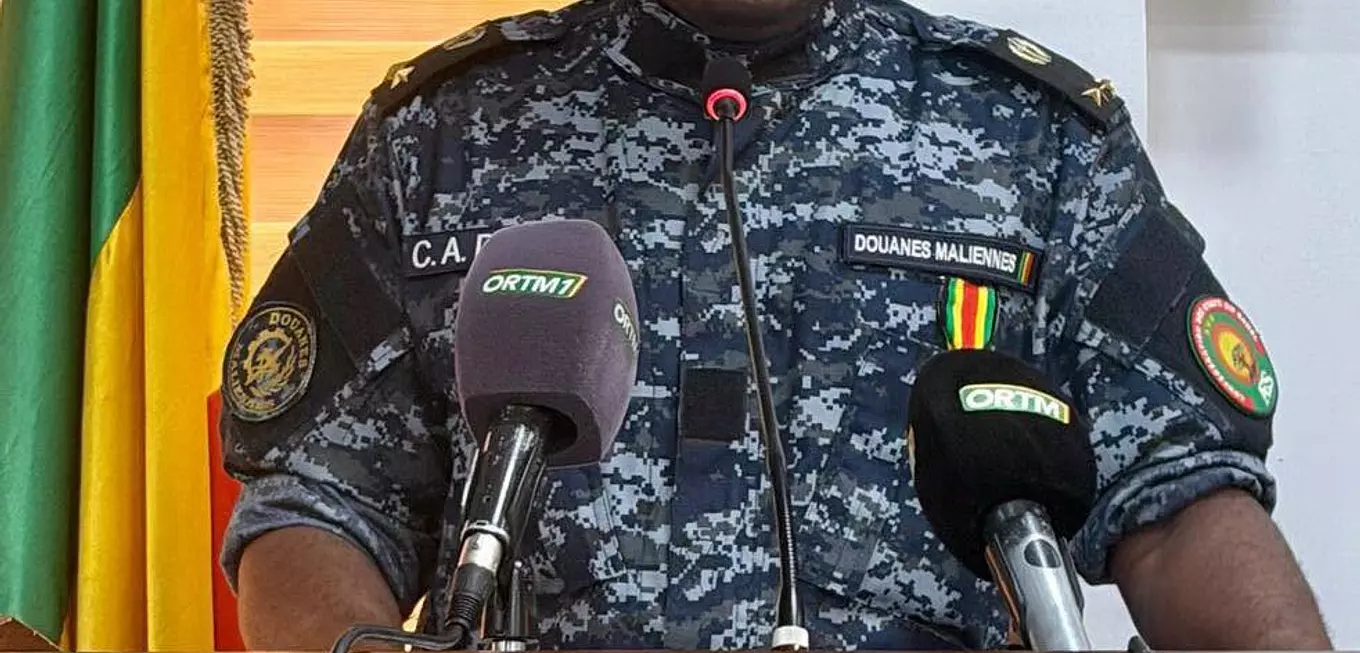 Douanes : Le DG, Insp Gal. Cheickna Amala Diallo, imprime sa marque au sein du personnel